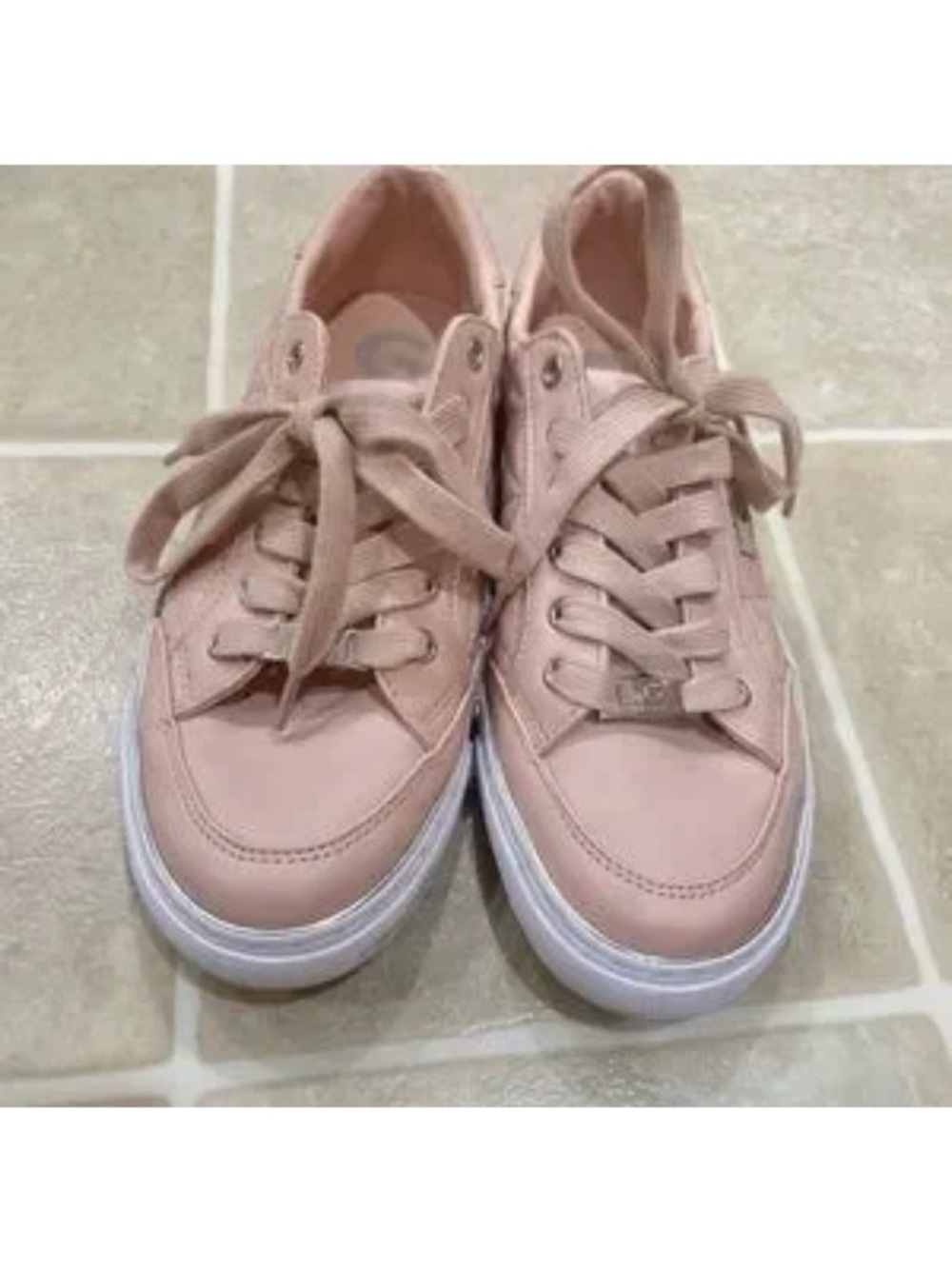 Guess Women's Size 7.5 Low-Top Lace-Up Sneakers in Blush Pink